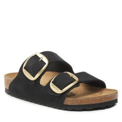 Klapki Birkenstock. Czarne klapki Birkenstock, bez wzorów, bez obcasa. Za 529.99 zł.