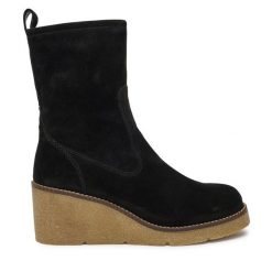 Botki Unisa. Czarne botki Unisa, bez wzorów, bez obcasa, na koturnie, bez zapięcia. Za 699.99 zł.