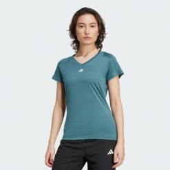 Koszulka AEROREADY Train Essentials Minimal Branding V-Neck. Białe bluzki Adidas, xs, bez wzorów, z materiału, sportowe, bez kołnierzyka, bez ramiączek. W wyprzedaży za 81.75 zł.