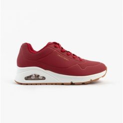 Buty na co dzień damskie SKECHERS UNO STAND ON AIR eko skóra. Czerwone obuwie sportowe Skechers, ze skóry, bez zapięcia, trekkingowe, Skechers Sport. Za 303.00 zł.