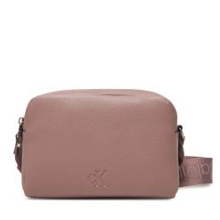 Torebka Calvin Klein Jeans. Czerwone listonoszki Calvin Klein Jeans, bez wzorów, z jeansu, bez dodatków. Za 239.99 zł.