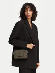 Calvin Klein Torebka Emblem Trio Pebble Shoulder Bag LV04F3533G Brązowy. Brązowe listonoszki Calvin Klein, bez wzorów, z materiału, bez dodatków. Za 449.99 zł.