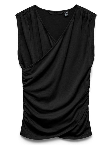 Vero Moda Bluzka w kolorze czarnym rozmiar: M. Czarne bluzki Vero Moda, m, bez wzorów, bez kołnierzyka, bez ramiączek. Za 93.07 zł.