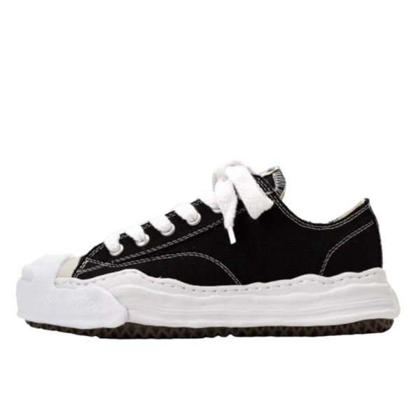 Maison Mihara Yasuhiro Hank Black. Czarne trampki Converse, bez wzorów, bez zapięcia. Za 1,446.60 zł.