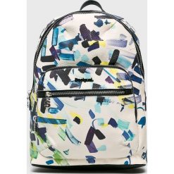 Desigual - Plecak. Białe plecaki Desigual, bez wzorów, z materiału. W wyprzedaży za 179.90 zł.