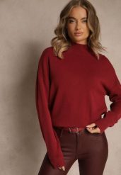 Bordowy Gładki Golf Zdobiony Guzikami przy Dekolcie Rallessa. Czerwone golfy Renee, l, z aplikacjami, z jeansu, bez ramiączek. Za 79.99 zł.