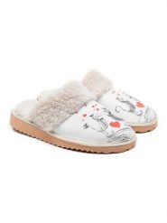 Goby Kapcie w kolorze białym ze wzorem rozmiar: 42. Białe obuwie domowe Goby, bez wzorów, z materiału, z okrągłym noskiem, bez zapięcia. Za 130.99 zł.