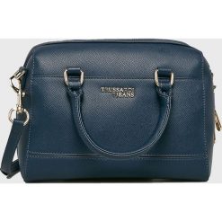 Trussardi Jeans - Torebka. Niebieskie torby na ramię Trussardi Jeans, bez wzorów, z jeansu, casualowe, do ręki, średnie, bez dodatków. W wyprzedaży za 379.90 zł.
