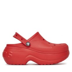Klapki Crocs. Czerwone klapki Crocs, bez wzorów, bez obcasa. Za 195.99 zł.