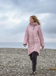 Płaszcz przeciwdeszczowy damski Didriksons Elissa Parka. Czerwone parki Didriksons, m, z materiału, bez kaptura. Za 890.99 zł.