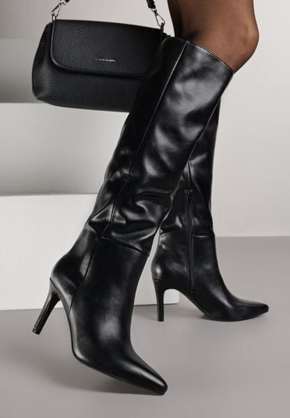 Czarne Marszczone Kozaki na Szpilce Monitania. Czarne kozaki Renee, z jeansu, bez obcasa, na obcasie, bez zapięcia. Za 159.99 zł.