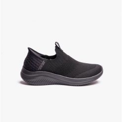 Buty damskie SKECHERS Ultra Flex 3.0 Cozy Streak. Czarne trekkingi Skechers, trekkingowe. Za 329.99 zł.