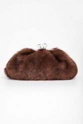 Torebka damska z długowłosej owczej skóry Ortensia WEEKEND MAX MARA. Torebki klasyczne Weekend Max Mara, bez wzorów, ze skóry, bez dodatków. Za 4,479.00 zł.