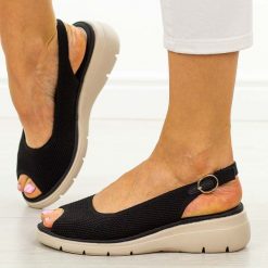 Czarne sandały damskie Vinceza 97303. Czarne sandały VINCEZA, bez wzorów, ze skóry, boho, bez obcasa, na płaskiej podeszwie, bez zapięcia. Za 149.00 zł.
