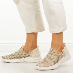 Beżowe sportowe buty damskie Vinceza 13653. Brązowe obuwie sportowe VINCEZA, na lato, z dresówki, bez zapięcia, trekkingowe. W wyprzedaży za 122.32 zł.