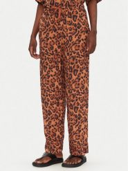 Chantelle Spodnie materiałowe Explore C18SE0 Brązowy Relaxed Fit. Brązowe spodnie materiałowe Chantelle, xs, bez wzorów, z materiału. Za 179.99 zł.