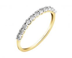 Pierścionek z żółtego złota z diamentami - 0,04 ct - próba 375. Żółte pierścionki Apart, z diamentem, złote. W wyprzedaży za 833.00 zł.
