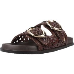 Sandały CARMELA 163058C Brązowy. Brązowe sandały Carmela, bez wzorów, ze skóry, bez obcasa, bez zapięcia. Za 318.99 zł.