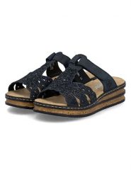 Rieker Klapki w kolorze granatowym rozmiar: 40. Niebieskie klapki Rieker, bez wzorów, z otwartym noskiem, bez obcasa, na koturnie. Za 177.32 zł.