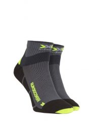 Skarpety biegowe X-Socks Run Discovery 4.0. Czarne skarpety X Socks, bez wzorów, z materiału. Za 50.00 zł.