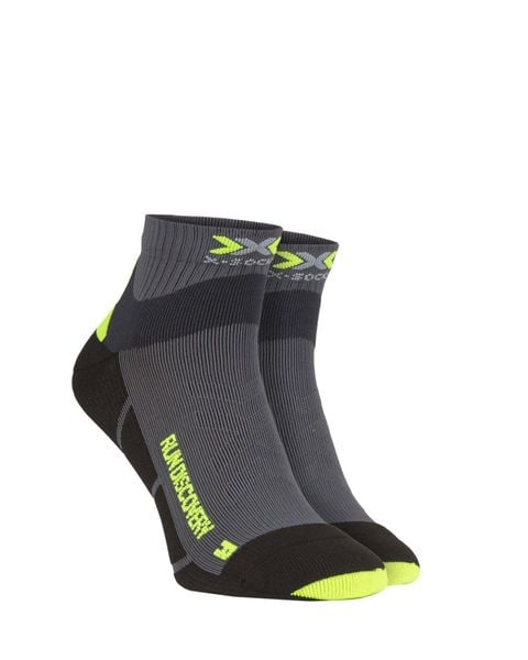Skarpety biegowe X-Socks Run Discovery 4.0. Czarne skarpety X Socks, bez wzorów, z materiału. Za 82.98 zł.