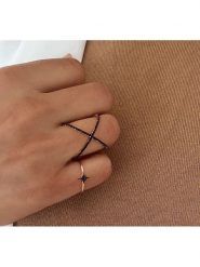 Les Petites Précieuses Pozłacany pierścionek z cyrkoniami rozmiar: 54. Czarne pierścionki Les Petites Précieuses, z cyrkonią, pozłacane. Za 113.99 zł.