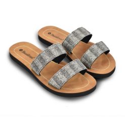 Klapki plażowe Kobieta Brasileras Palec Czarny gumową podeszwą. Czarne klapki Brasileras, bez wzorów, z gumy, bez obcasa. Za 134.65 zł.