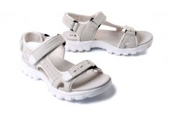 ARTIKER RELAKS 56C1244 biały, sandały damskie. Brązowe sandały Artiker Relaks, bez wzorów, sportowe, bez obcasa, bez zapięcia. Za 219.90 zł.