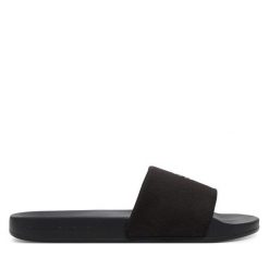 Klapki Calvin Klein Jeans. Czarne klapki Calvin Klein Jeans, bez wzorów, z jeansu, bez obcasa. Za 119.99 zł.
