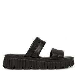 Klapki Tamaris. Czarne klapki Tamaris, bez wzorów, bez obcasa. Za 229.99 zł.