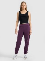 4F Spodnie dresowe joggery z modalem damskie - fioletowe S. Fioletowe spodnie dresowe 4f, s, bez wzorów, z dresówki. Za 169.99 zł.