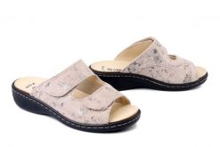 DR. BRINKMANN 700735-08 beige, klapki damskie. Brązowe klapki Dr. Brinkmann, bez wzorów, ze skóry, bez obcasa. Za 394.90 zł.