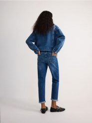 Jeansy boyfriend slim - granatowy. Niebieskie jeansy Reserved, bez wzorów, z podwyższonym stanem. W wyprzedaży za 99.99 zł.