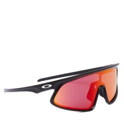Okulary przeciwsłoneczne Oakley. Czarne okulary przeciwsłoneczne Oakley, bez wzorów. Za 949.99 zł.