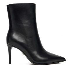 Botki Gino Rossi. Czarne botki Gino Rossi, bez wzorów, bez obcasa, na szpilce, bez zapięcia. Za 599.99 zł.