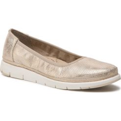 Baleriny LASOCKI WI16-BUMA-03. Żółte baleriny Lasocki, bez wzorów, z nubiku, bez obcasa. W wyprzedaży za 89.99 zł.