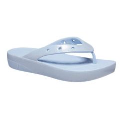 Japonki damskie Crocs Classic Platform Meta Pearl. Niebieskie klapki Crocs, bez wzorów, bez obcasa. Za 79.99 zł.