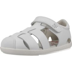 Sandały GARVALIN 252326G Biały. Białe sandały Garvalin, bez wzorów, ze skóry, sportowe, bez obcasa, bez zapięcia. Za 223.99 zł.