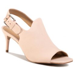 Sandały QUAZI. Czerwone sandały QUAZI, bez wzorów, bez obcasa, na szpilce, bez zapięcia. Za 289.99 zł.