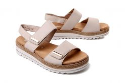 Rieker Remonte D0Q59-61 Beżowy, sandały damskie. Brązowe sandały Rieker Remonte, bez wzorów, ze skóry, bez obcasa, bez zapięcia. Za 379.90 zł.
