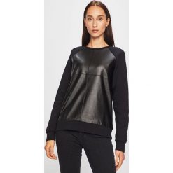 Trussardi Jeans - Bluza. Czarne bluzy Trussardi Jeans, l, bez wzorów, z bawełny, bez kaptura. Za 379.90 zł.
