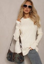Jasnobeżowy Sweter z Wiskozą Ozdobiony Tłoczeniem Savra. Brązowe swetry Renee, s, bez wzorów, z jeansu, bez ramiączek. Za 89.99 zł.