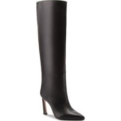 Kozaki STUART WEITZMAN - Aces XL17437 Black Nappa. Czarne kozaki Stuart Weitzman, ze skóry, przed kolano, bez obcasa, bez zapięcia. W wyprzedaży za 2,069.00 zł.