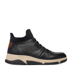 Botki Rieker. Czarne botki Rieker, bez wzorów, bez obcasa, na koturnie, bez zapięcia. Za 399.99 zł.