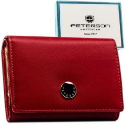 Czerwony portfel damski zamykany na zatrzask PTN PS445-HNL Peterson. Czerwone portfele Peterson, bez wzorów, ze skóry. Za 119.99 zł.