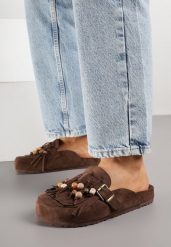 Brązowe Klapki na Grubej Podeszwie z Frędzlami Klamrami i Koralikami Glysnell. Brązowe klapki Born2be, bez wzorów, z jeansu, bez obcasa, na płaskiej podeszwie. Za 119.99 zł.