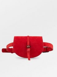 Becksöndergaard Skórzana saszetka w kolorze czerwonym - 17,5 x 11 x 9 cm rozmiar: onesize. Czerwone torby na ramię Becksöndergaard, bez wzorów, z materiału, sportowe, przez ramię, bez dodatków. Za 217.99 zł.