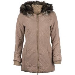 Desigual płaszcz damski Maca 36 beżowy. Brązowe płaszcze Desigual, bez wzorów, bez kaptura. W wyprzedaży za 645.00 zł.