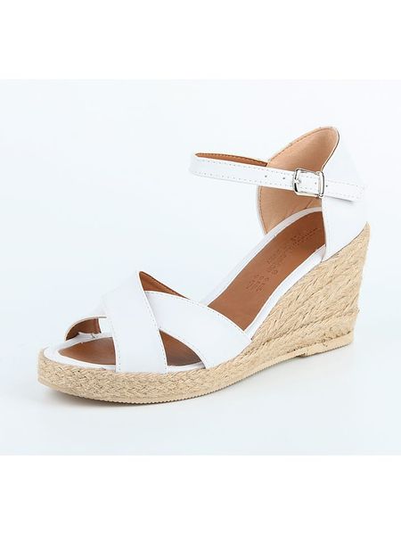 London & London Sandały w kolorze biało-beżowym na koturnie rozmiar: 39. Białe sandały London & London, bez wzorów, z otwartym noskiem, bez obcasa, na koturnie, bez zapięcia. Za 100.52 zł.