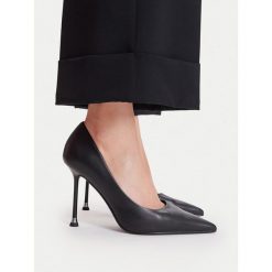 Szpilki GINO ROSSI. Czarne szpilki Gino Rossi, bez wzorów, bez obcasa, na szpilce, bez zapięcia. Za 379.99 zł.